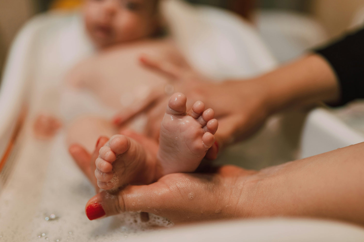 5 Creative Ways to Make Baby Bath Time Easier
